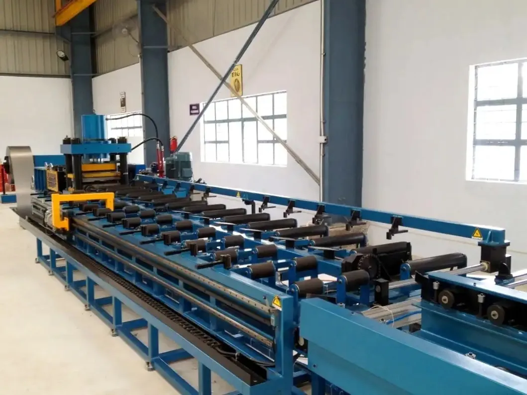خط إنتاج اللحام الأوتوماتيكي لمبرد الزيت في محولات توزيع الطاقة ذات الجدران المضلعة المبردة 3